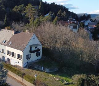 teilsaniertes Doppelhaus mit Keller und Garage auf schönem großem Grundstück zu verkaufen Bild