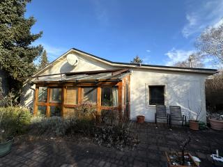 schönes massives Ferienhaus auf großem Pachtgrundstück zu verkaufen Bild