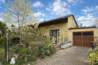 zentrumsnaher Bungalow mit sonnigem Garten zu verkaufen Bild