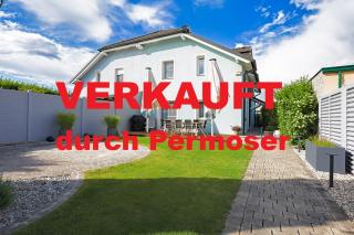 Äußerst gepflegte Doppelhaushälfte mit Doppelcarport, Klimaanlage und viel Stauraum Bild