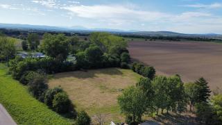 Einmalige Gelegenheit: Großzügiges Baulandgrundstück umgeben von Äckern mit Weitblick. Ideal für den Bau eines Traumhauses in ruhiger, naturnaher Lage Bild