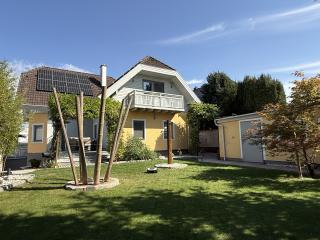 Großzügiges Einfamilienhaus mit Vollkeller, schönem Garten und vielseitigen Nutzungsmöglichkeiten Bild